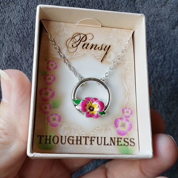 NWT Beautiful Pink Pansy Necklace Silvertone Chain - Picture 1 of 3